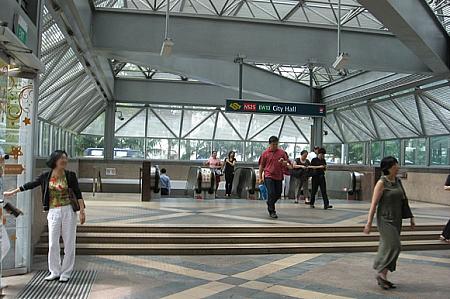 MRTシティーホールはレッドラインとグリーンラインが交差しているのでアクセス便利！