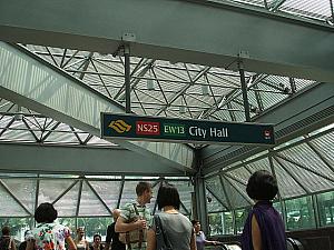 駅の入り口。これはCity Hall駅。