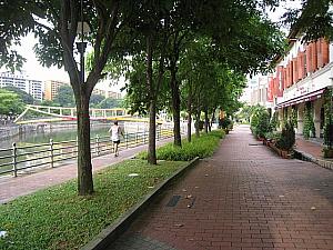 シンガポール川沿いを歩こう