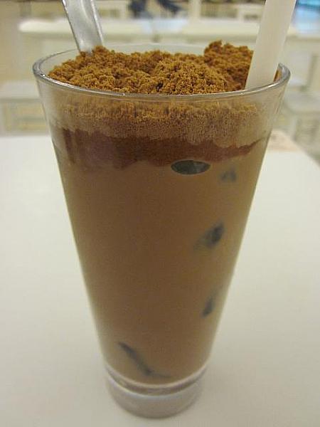 シンガポールの飲み物♪ 豆乳 コピー ローカルコーヒー シュガーケイン ライムジュース テータレ バーリー テーハリア フルーツジュースマイロダイナソー