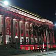 こちらは、ナショナル・ギャラリー・シンガポール。国立博物館程派手さはないものの、赤でライトアップされています。