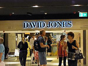 「デビッド・ジョーンズ David Johns」