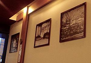 壁には韓国の昔の調理場の様子などの写真が飾られています