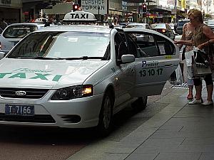 タクシーが一番多く走っているのは、シティのジョージ・ストリート。