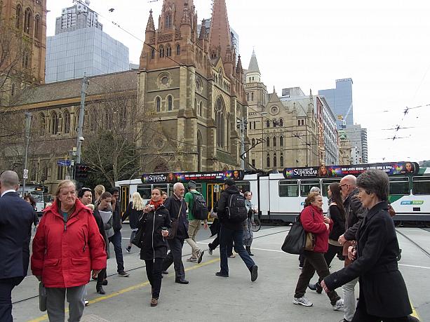 オーストラリア第二の都市メルボルンは、今もイギリス風の建物が多く残りヨーロッパの雰囲気が色濃い街。