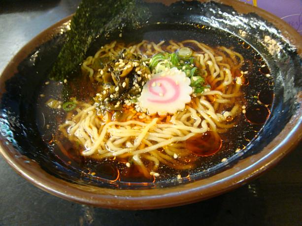 こちらはプレーンの醤油ラーメンA$3.9也。カフェのコーヒーとほぼ同じ値段でラーメンが食べられるなんて感激〜！さっぱり味でちょっと小腹が空いた時に良いですね。1,2品トッピングすればかなり満腹になりそう〜。また近いうちに食べに来たいです。