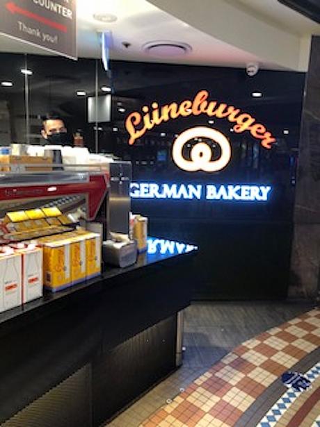 こちらはシドニーに何みせかあるドイツ系のパン屋さん。