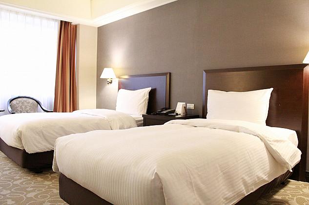 王朝大酒店 サンワールド ダイナスティホテル 旧ホリディイン 台湾ホテル予約 台北ナビ