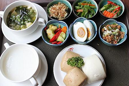 朝食はシンプル。比較的メニューは少なめ・・・かな？但し、台北の街にはおいしいものがあふれているので朝食は控えめに・・・がベストかも。