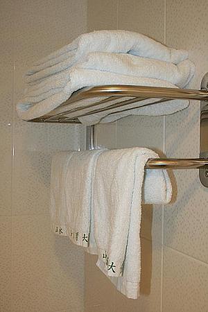 タオルは各部屋ともフェイスタオルとバスタオルのみで、ハンドタオルはありません。