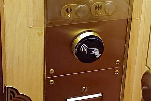 客室層へ行くにはエレベーターでカードキーをかざす必要があってセキュリティーは万全！