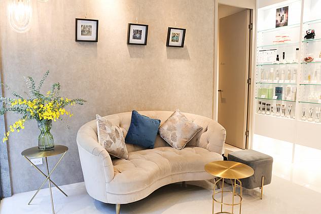 1階待ち合いスペース