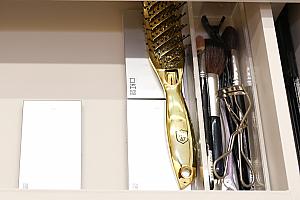 メイク用品やコスメが揃っているので、施術後はセルフメイクOK！