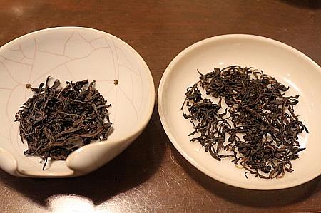 茶葉の大きさは日月潭の紅茶と比較すると一目瞭然。右の細い茶葉が梨山紅茶です。