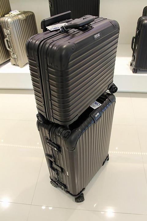 【のものが】 リモワ、「香港柄」スーツケース発売－海外拠点設立10周年で限定888台 しました