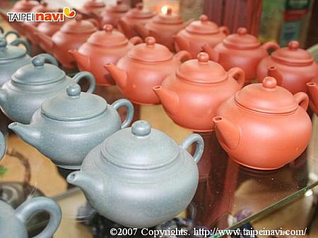 一つは欲しい、茶壷の聖地、<br>憧れの中国宜興製。カーブや艶が違います。500元から。