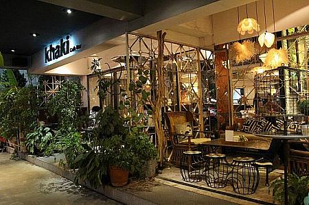 1Fにある喫茶店「khaki」、こちらも大人気のお店です