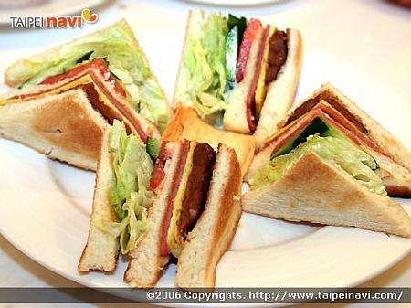 ◆ 総匯三明治（クラブハウスサンドイッチ）