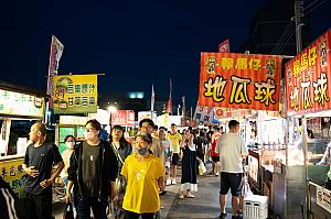 大充実のグルメエリアはおいしいものの宝庫！どれを食べようか迷っちゃい！