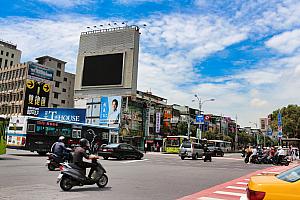 行天宮は、松江路と民権東路の交差点にあります！