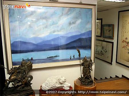 西洋・東洋問わず。日本の画家では、台湾に美術を教えた石川欽一郎、滝を描いた「ウォーターフォール」があまりにも有名な千住博など。