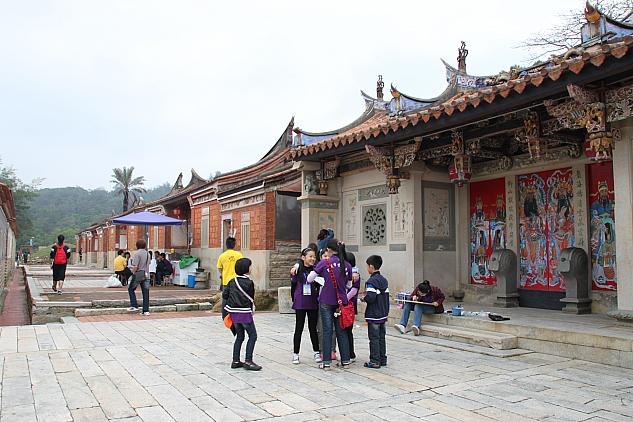 この日は、中国璋州の子供たちが研修旅行でたくさん来ていました