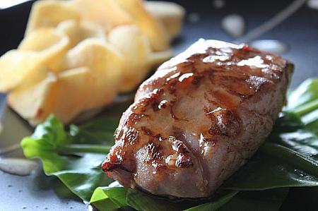 総シェフ張證棋さんは翡玉白菜や肉形石といった食べるお宝を再現していることで人気の故宮博物院内のレストラン「故宮晶華」の元シェフだそうです。