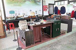 処長室へ入ってみました、戦後台湾の台鉄服の試着も試せます♪