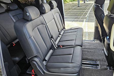 9人乗り車(最大8名様乗車可能)