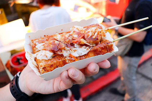 串焼きになっているから食べ歩きに助かる～！