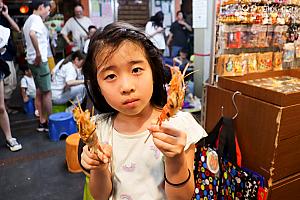 スロースタートのチビ友でしたが、徐々に台湾在住で鍛錬されたエビ釣り技術を披露！弟くんの分も、しっかり釣り上げていました♪