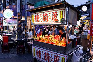 文林路101巷は屋台密集地！以前は「陽明戲院(映画館)」があったところの周辺は屋台街になっています