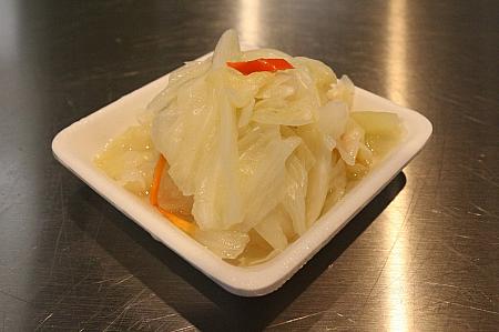 私房泡菜40元：台湾風ハクサイの漬物