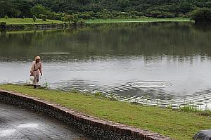 大波池もきれいなんですが、この日はあいにくのお天気…、かつて池の向こうは日本人の移民村でした