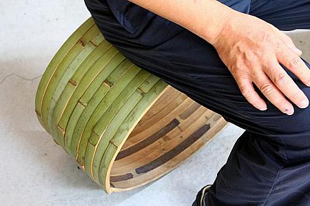 竹山の弾力ある竹だからこそ作れる椅子