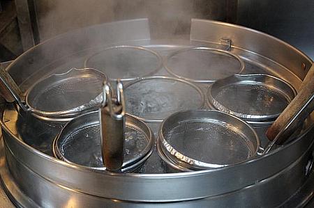 麺は「スープに絡みやすい」という理由から、清燉・紅焼・咖哩ともに細麺だけを使用しています