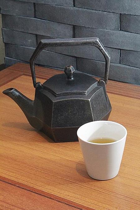 温かな健康茶はほんのり甘くて身体に優しい味。これを飲んで胃に合図！？