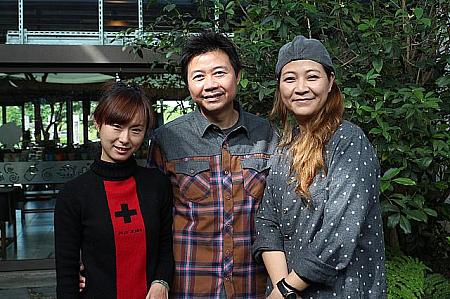 左から、ホール担当の呉さんの奥さん、呉文平さん、キッチン担当の呉さんのお姉さん