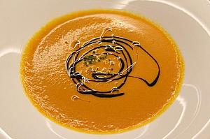 スープ：クリーミーパンプキンスープ