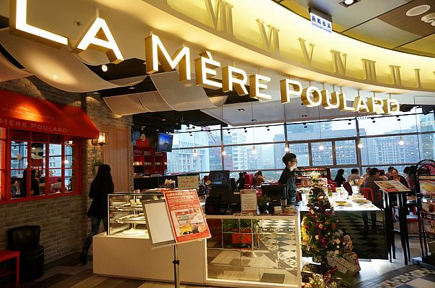 モンサンミッシェルのふわふわオムレツで有名な「LA MERE POULARD」の台湾2店舗目。東区はレストランメイン、こちらはカフェメイン。\n