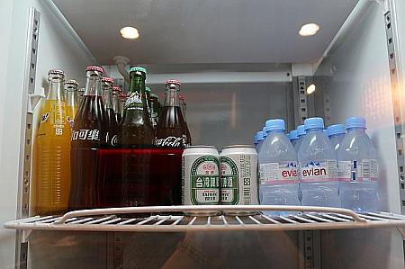 ドリンク類は台湾金牌啤酒（台湾ビール）、ミネラルウォーター、コーラーなどの炭酸飲料などがあります。こちらもセルフサービスで。
