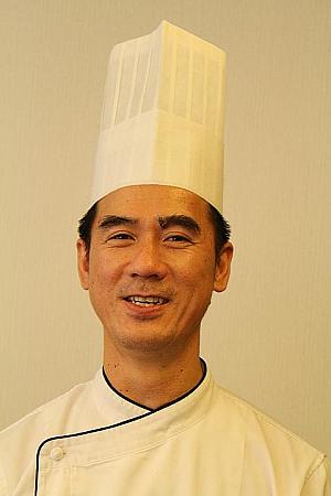 ハンサムな香港人シェフ王さん。こちらのお店で行われている料理教室の先生でもあります♪