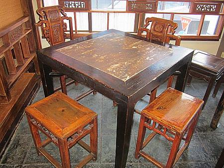 テーブルや椅子も台湾の茶芸館そのまま！