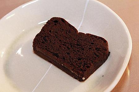 チョコレート味のパウンドケーキ。スイーツは何種類か用意しているそうです