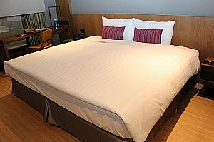 キングサイズのベッド(幅220cmx縱20cm)