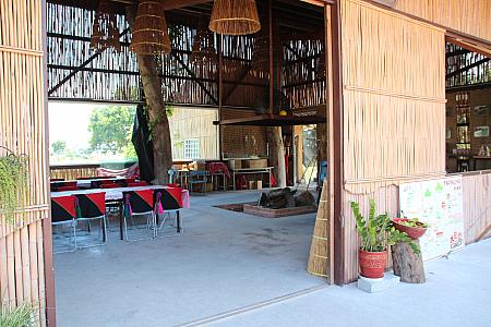 「太巴塱紅糯米生活館」も竹をきれいに組んだ、アミ族独特の伝統的な建物です