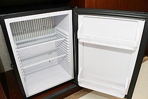 冷蔵庫は空！