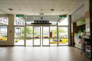 台鉄嘉義駅に到着したら後站出口2を出て右側へ