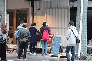古い日本式家屋をリノベーションしたり、若者たちが運営する新しい店が続々増えています
