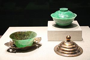 清朝　嘉慶帝時代の翠玉茶碗と蓋碗茶器